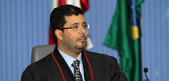 Corregedor do TRE-BA recebe Comenda 2 de Julho